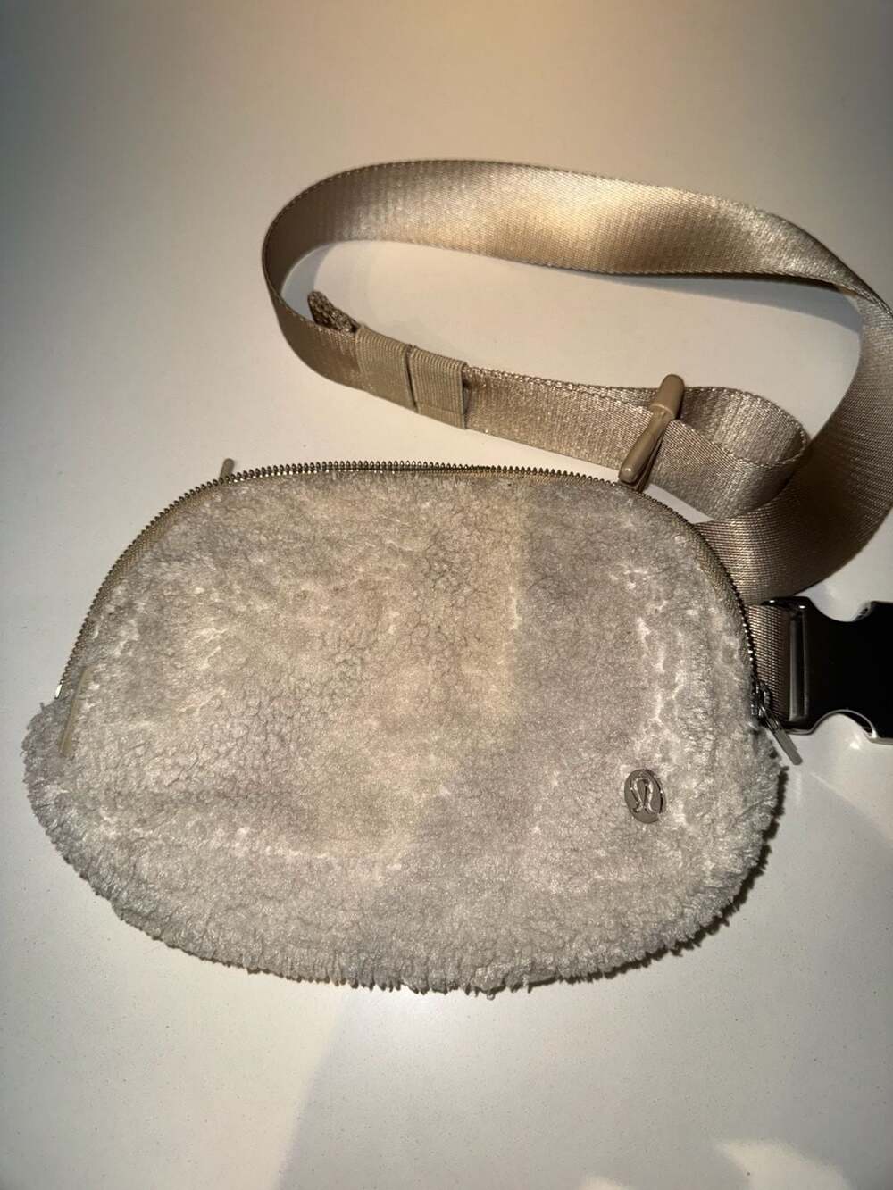 Lululemon Everywhere Belt Bag Fleece White